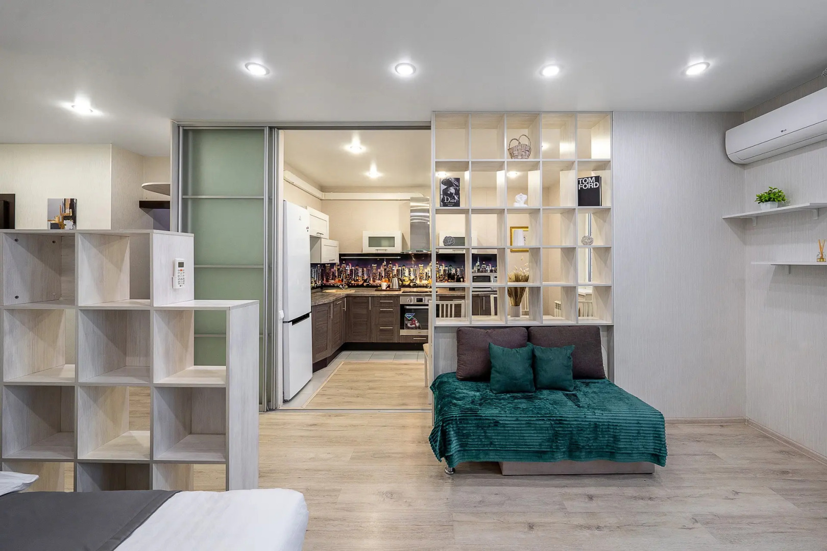 Апартаменты InnDays на Болдина 1к1