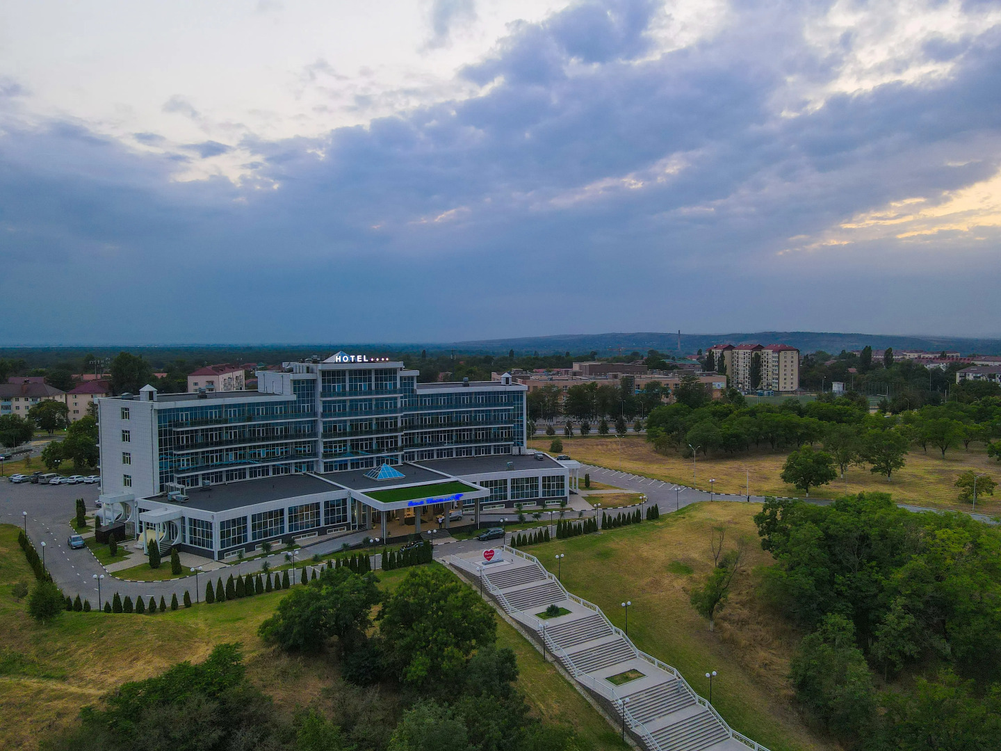 Отель Тийналла