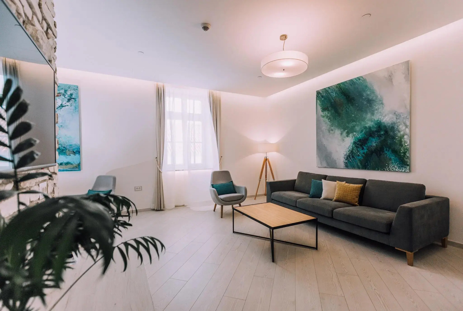 Lazure Hotel and Marina