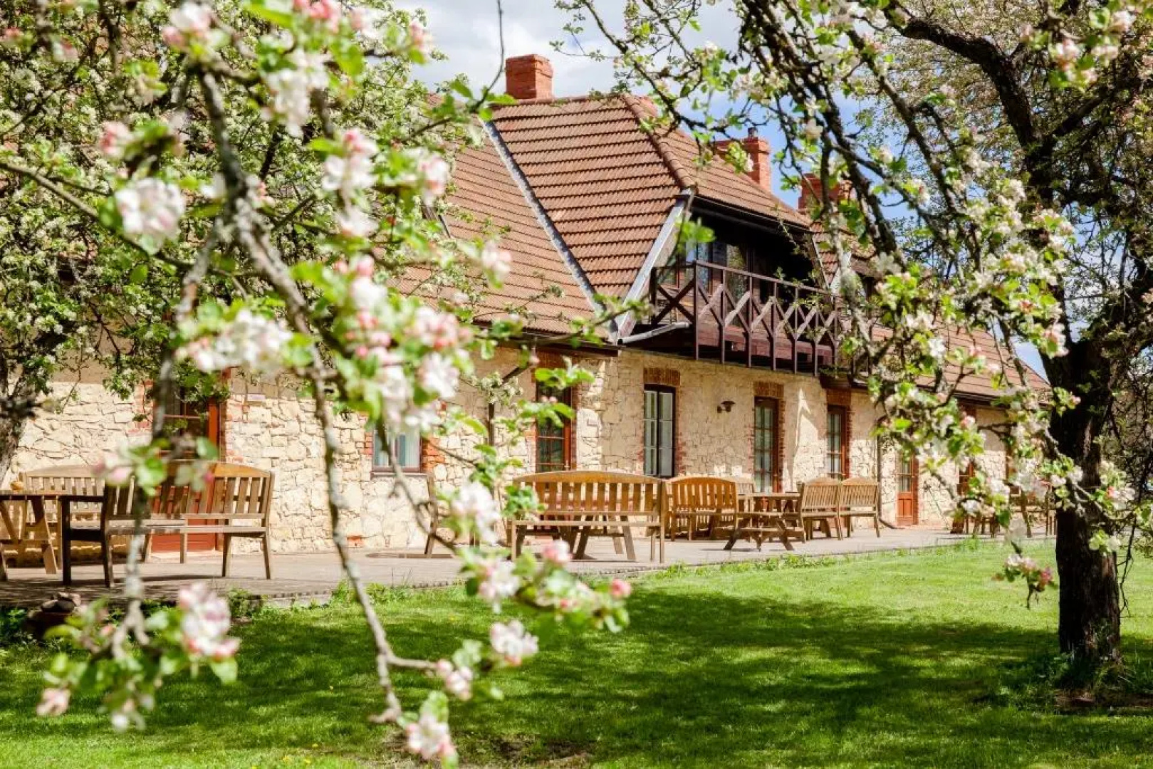 Отель Karlamuiza Country Hotel