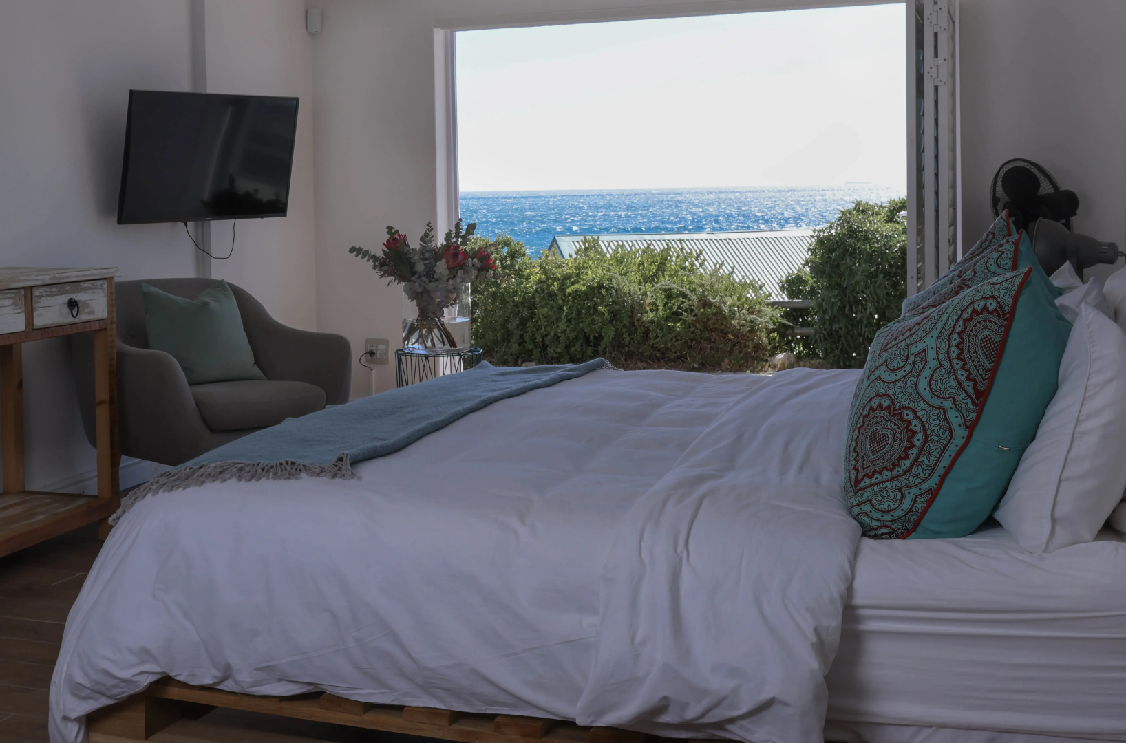 Апартаменты Studio on the Edge of the Ocean