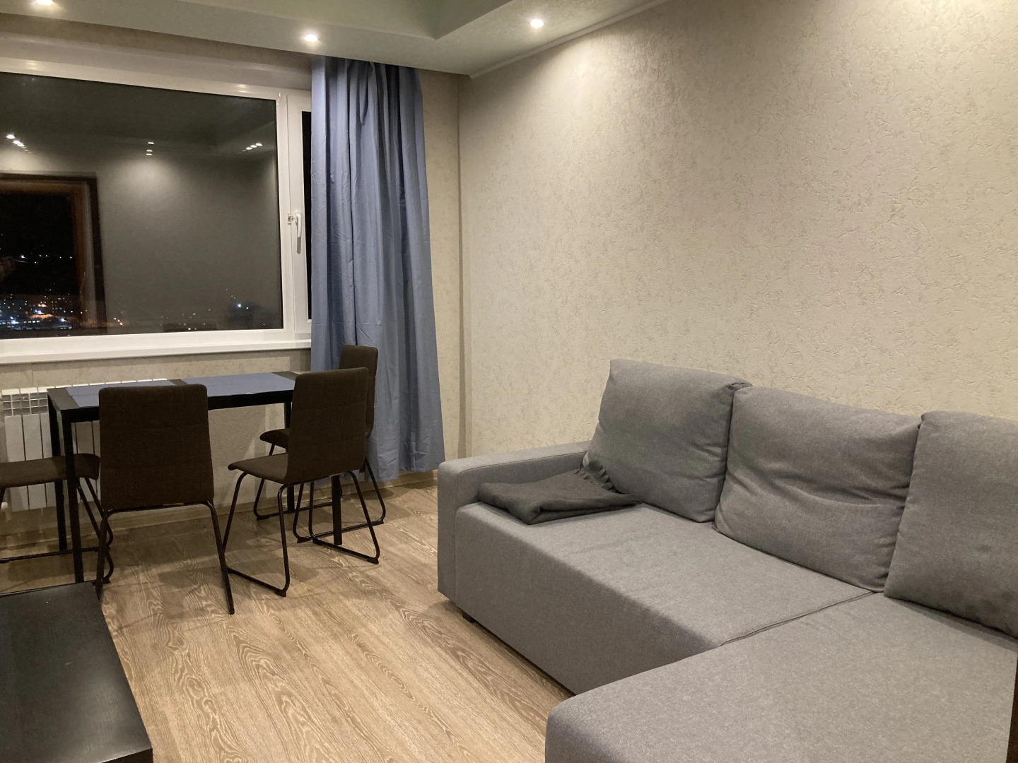 Апартаменты с Потрясающим Видом на Озеро, Горы и Город