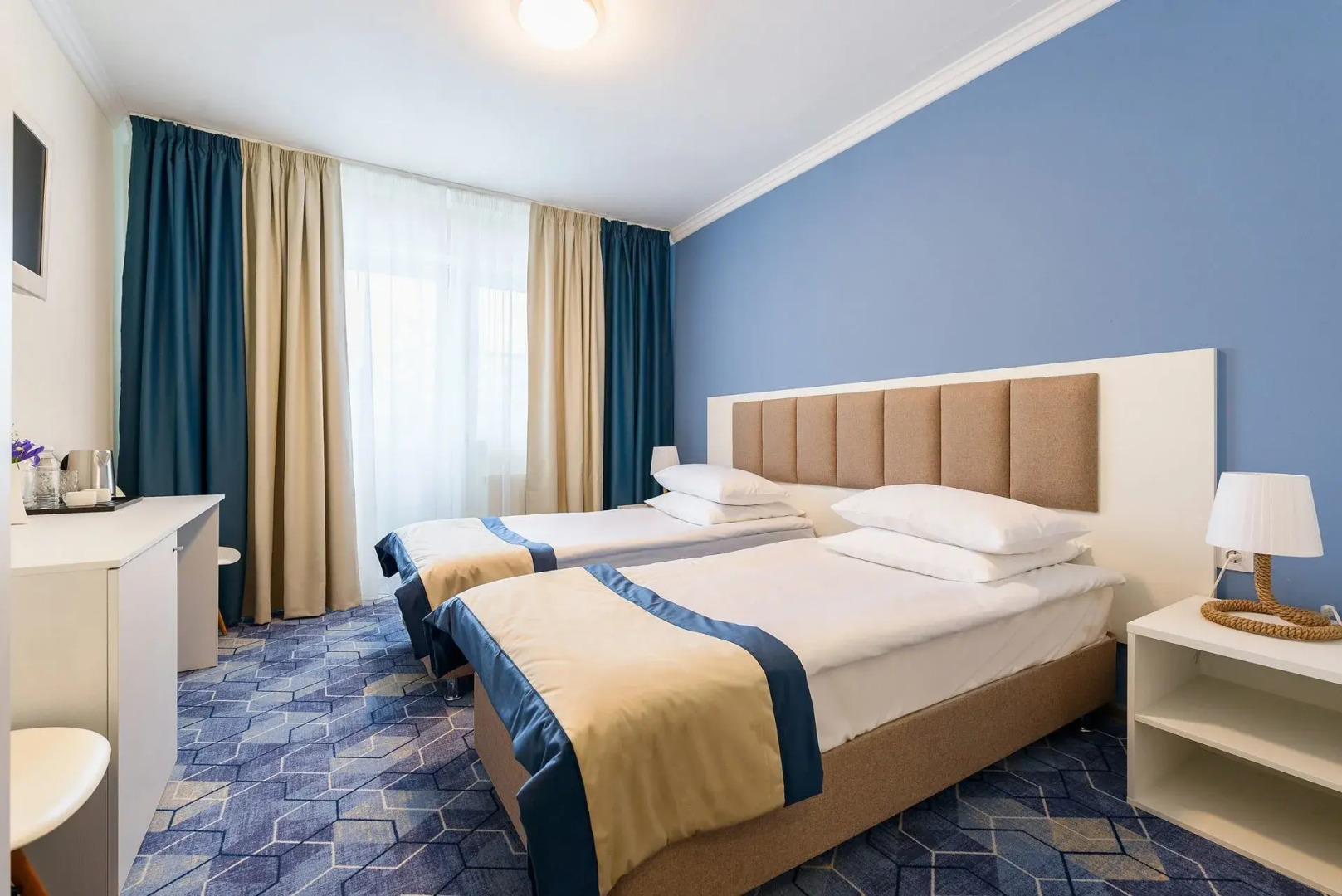 Отель Riverside