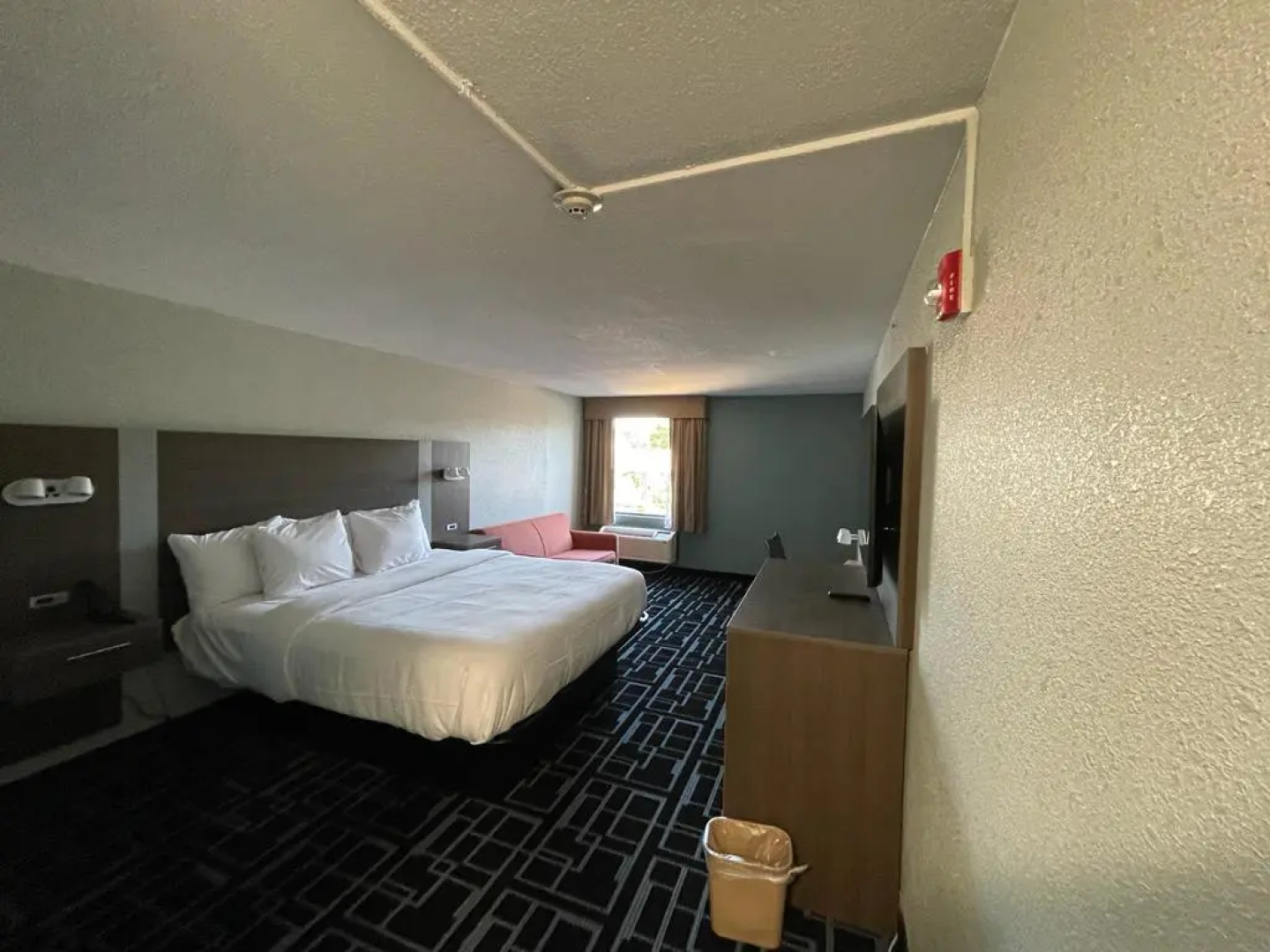 Отель Baymont by Wyndham East Ridge