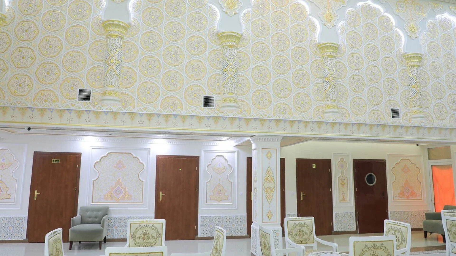 Отель Maqom Plaza