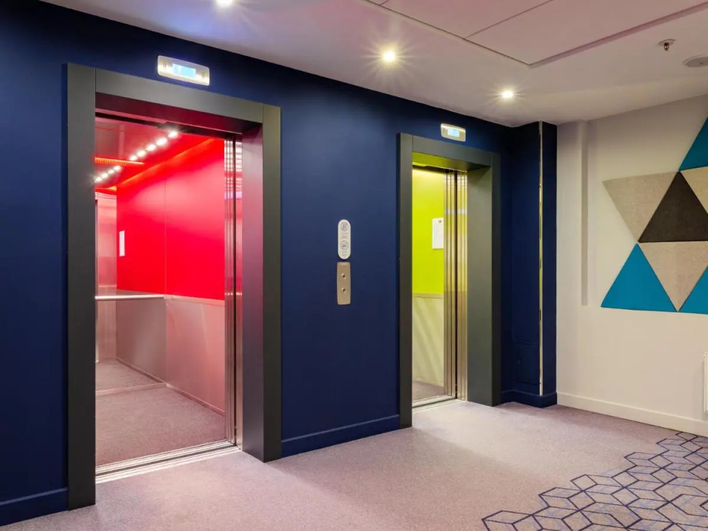 Отель Holiday Express Moscow Sheremetyevo Airport