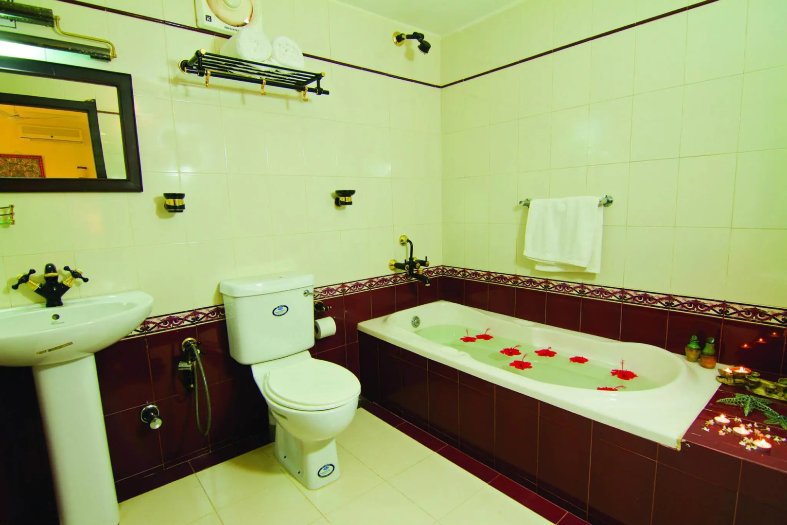 Отель Blooming Bay - Clifftop Beach Resort