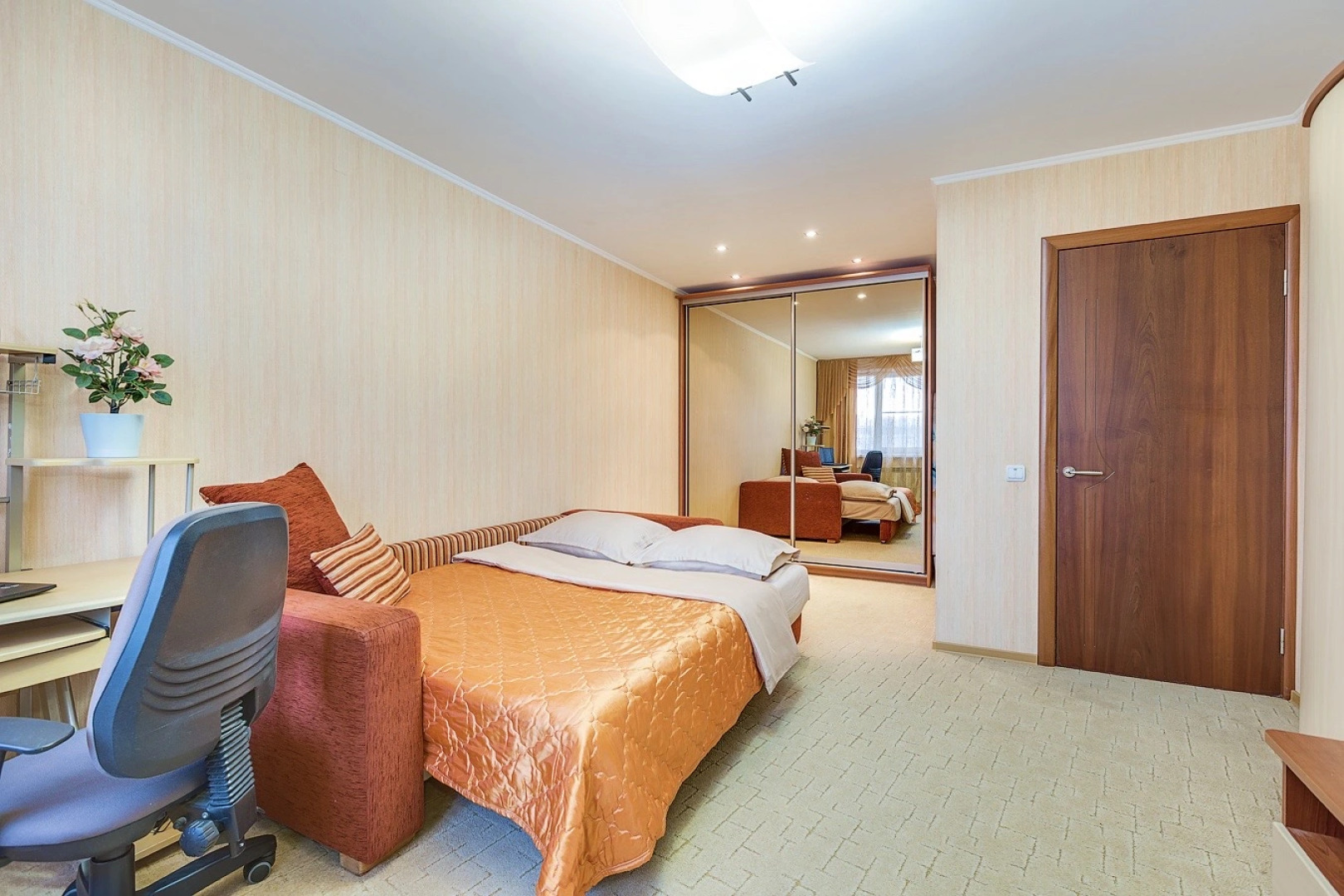 Апартаменты Like Home Aparts Енотаевская 10к2