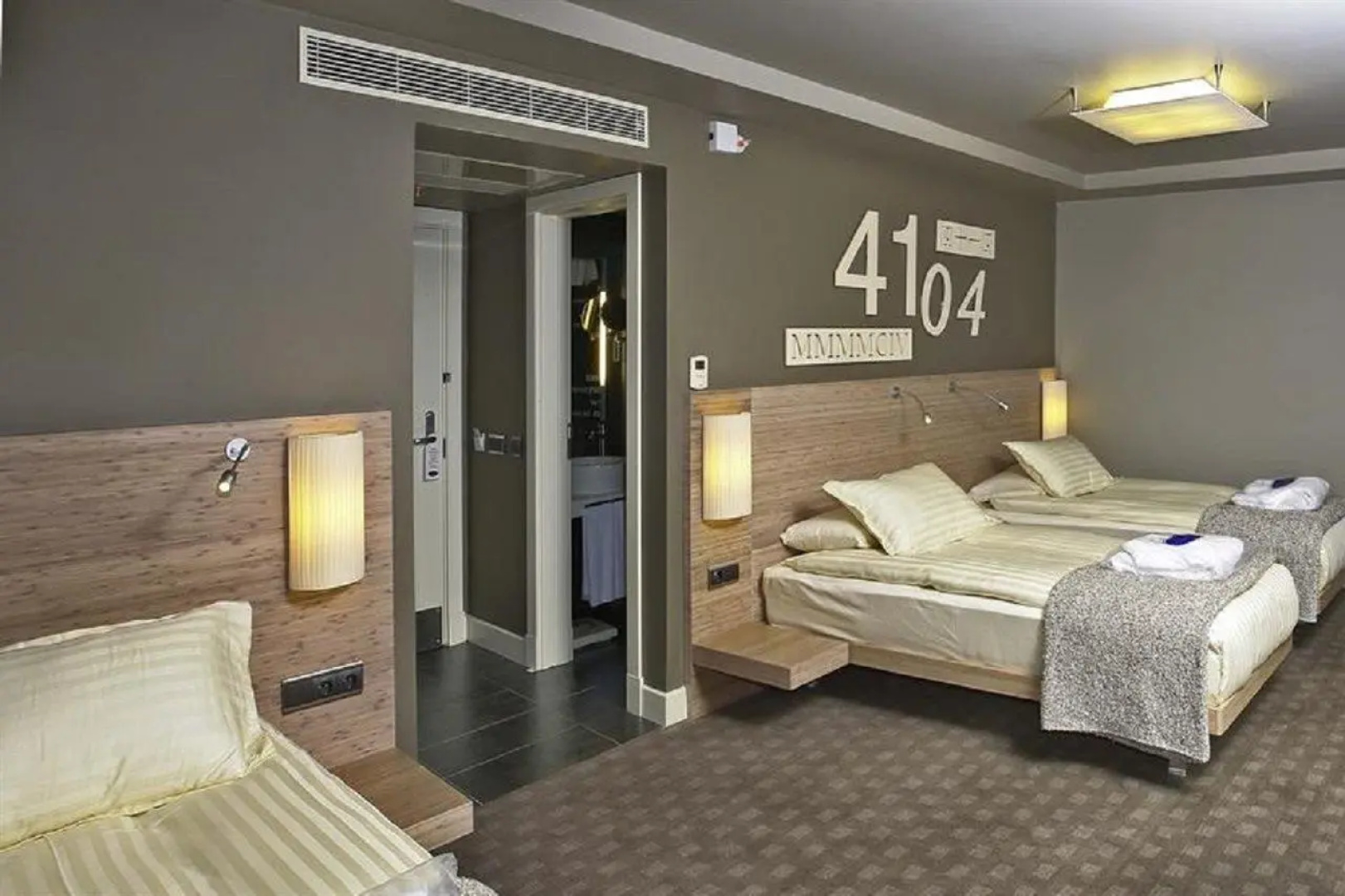 Отель Ramada by Wyndham Istanbul Pera