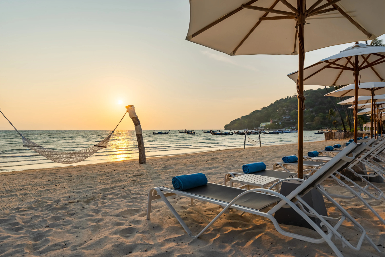 Отель Saii Phi Phi Island Village