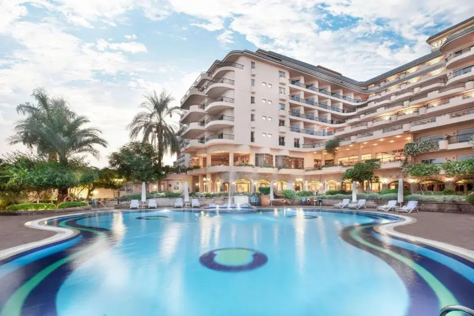 Ночлег и завтрак (B&B) Steigenberger Nile Palace Luxor Travel