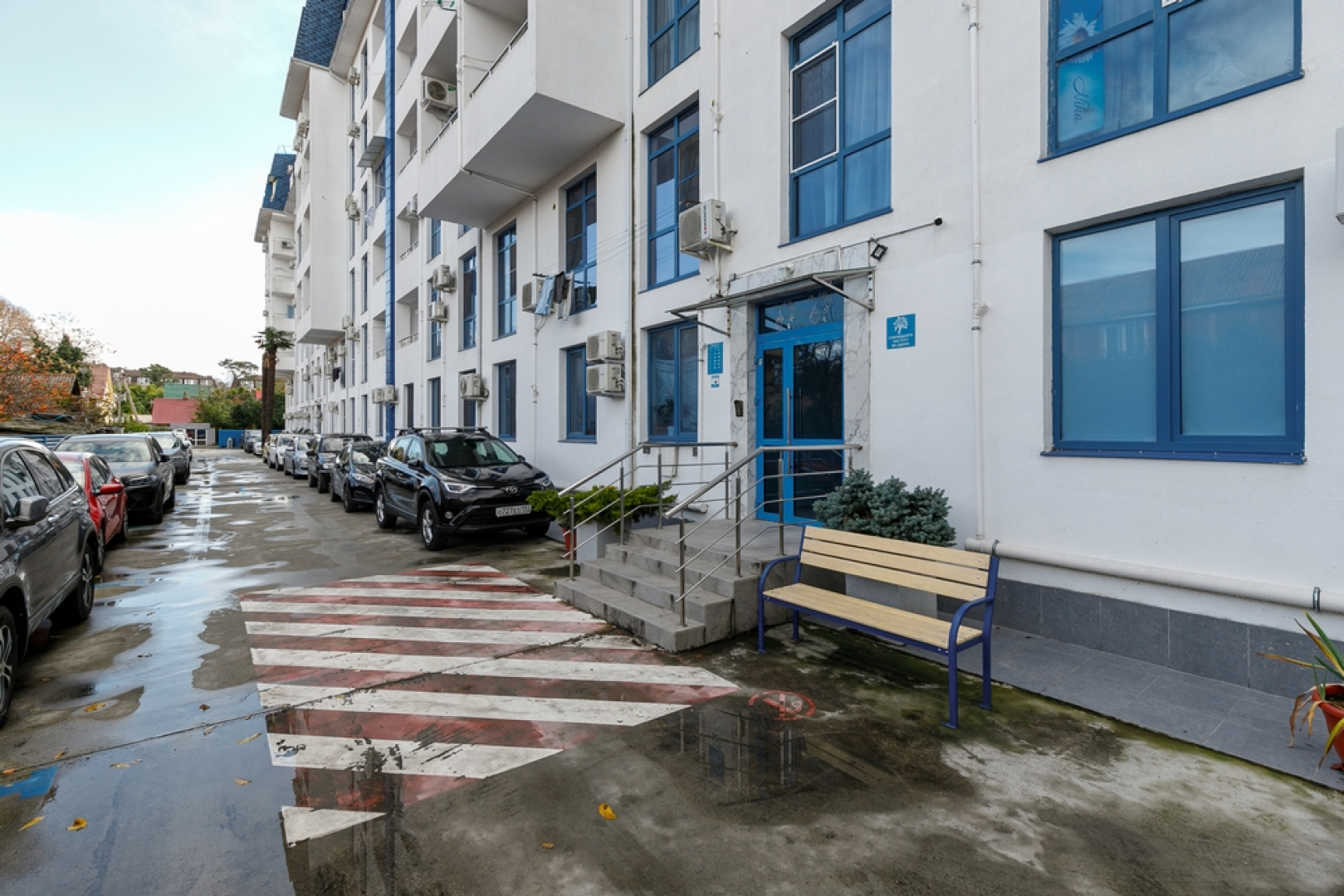 Апартаменты GeoApart Цветочная 30