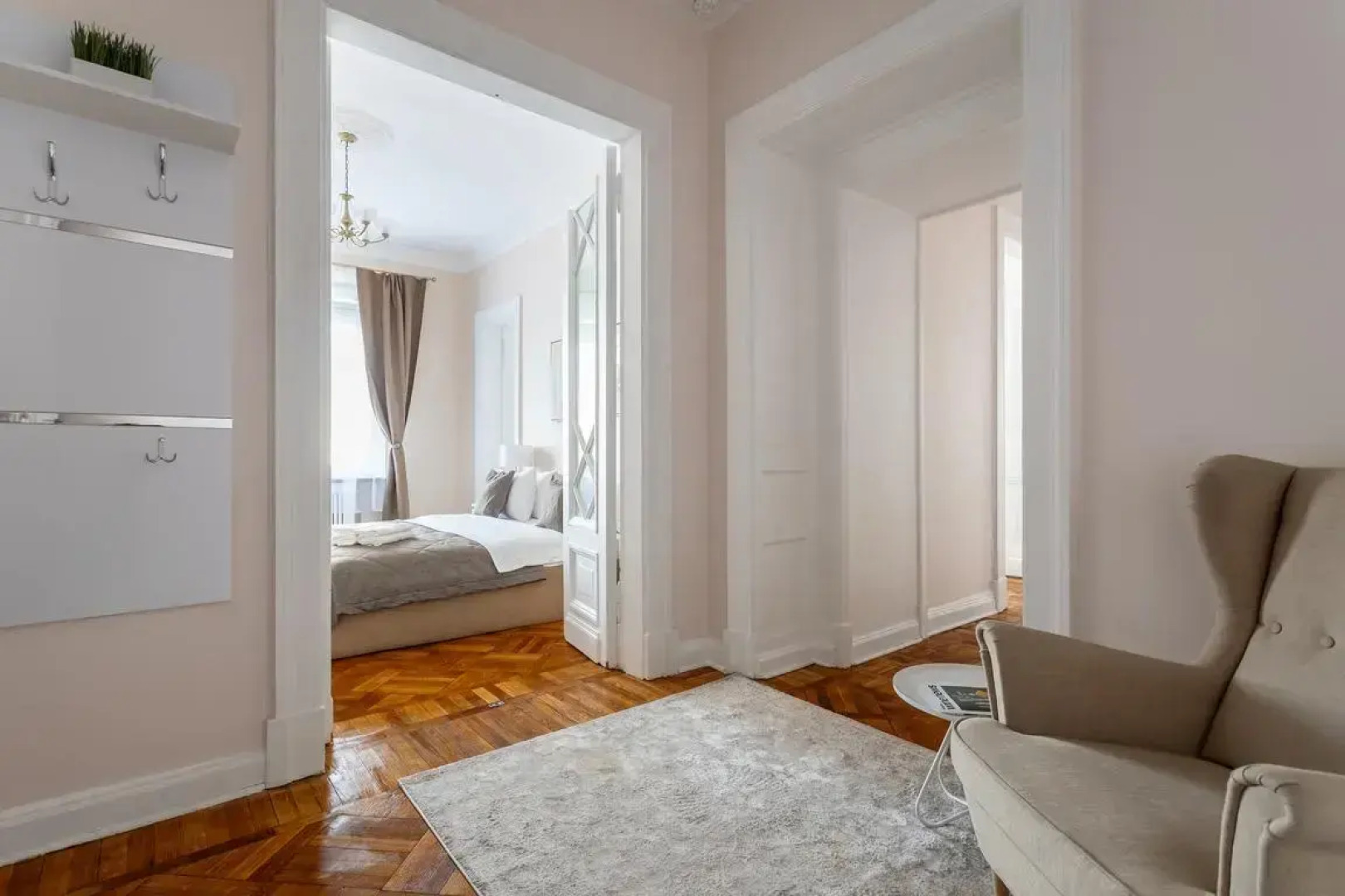 Апартаменты Улучшенные с Двумя Спальнями и Балконом