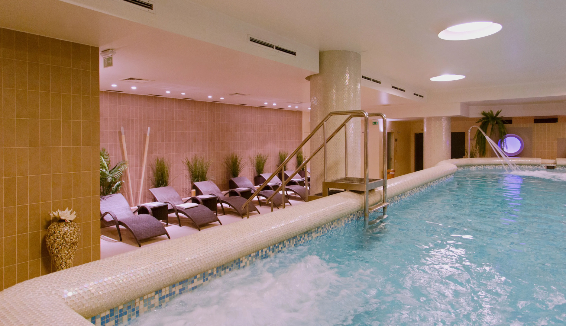 Отель Mamaison All-Suites Spa Pokrovka Moscow
