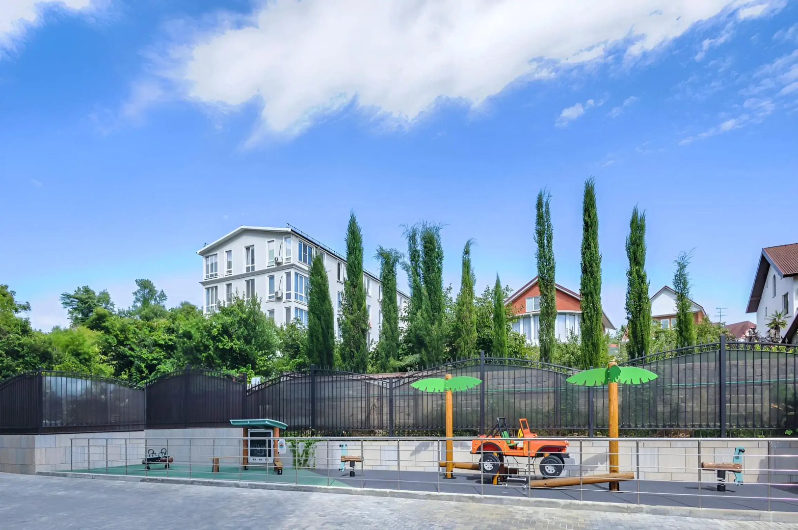 Квартира с бассейном на территории МореСолнцеАпарт