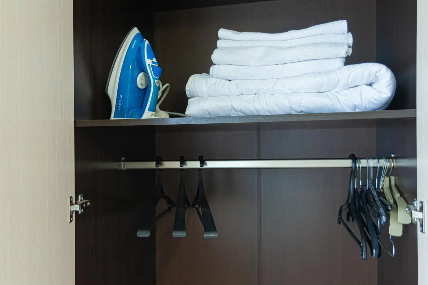 Апартаменты двухкомнатные (114) Серебровская 91