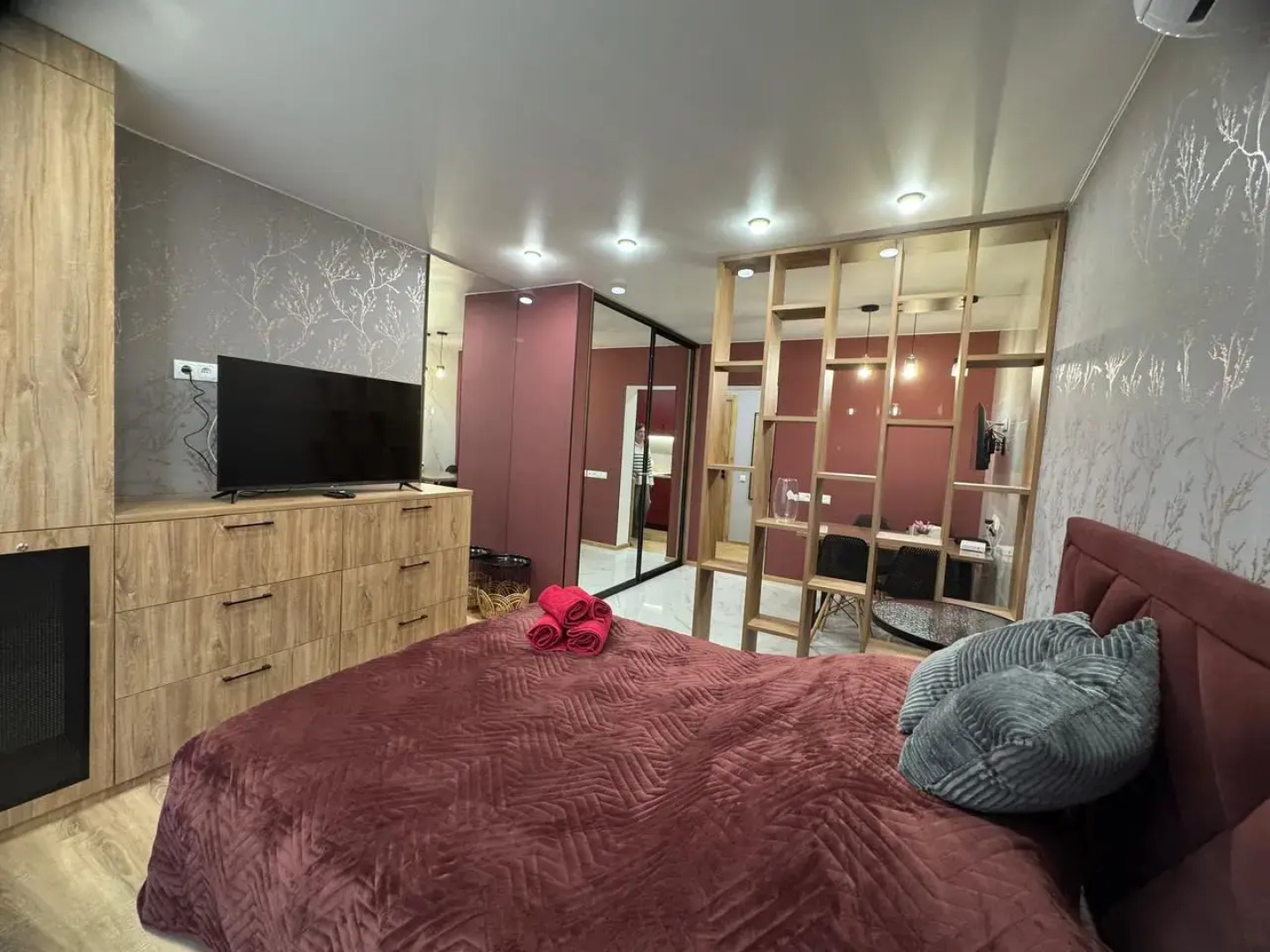 Квартира SvoyLux-2(красная)