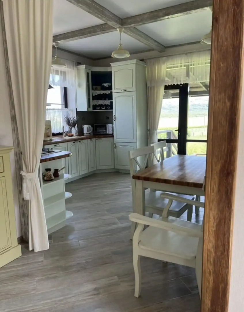 Частный дом Усадьба Сергея Пускепалиса у подножия горы Верблюд с полётами на рассвете