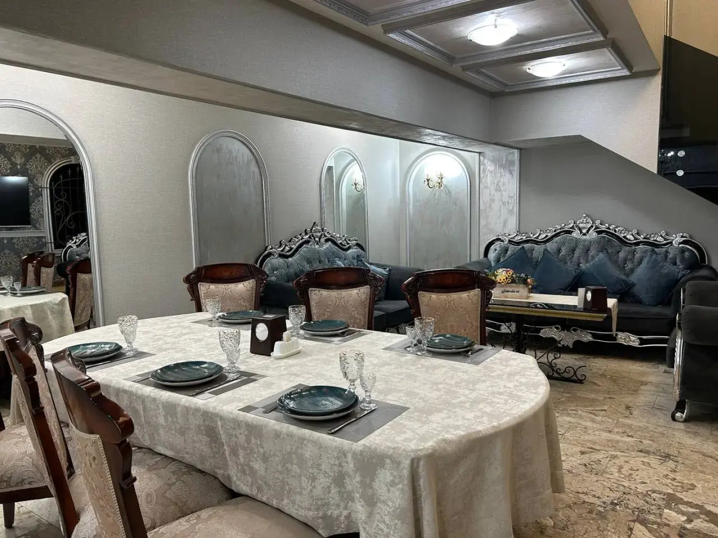 Отель Roma Yerevan & Tours