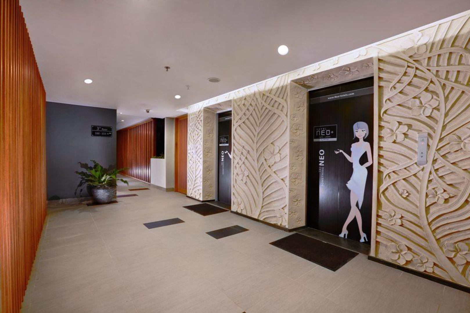 Отель Neo+ Kuta Legian