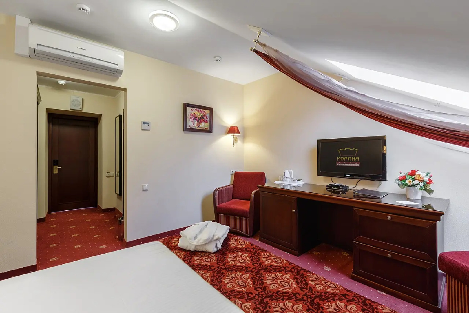 Клуб Отель Корона