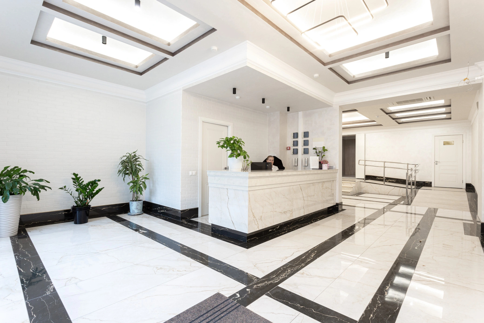 Апартаменты Red Apartments Светлана Парк Кортни
