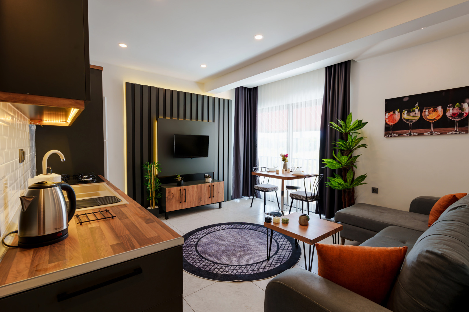 Отель Mrt Suites Lara