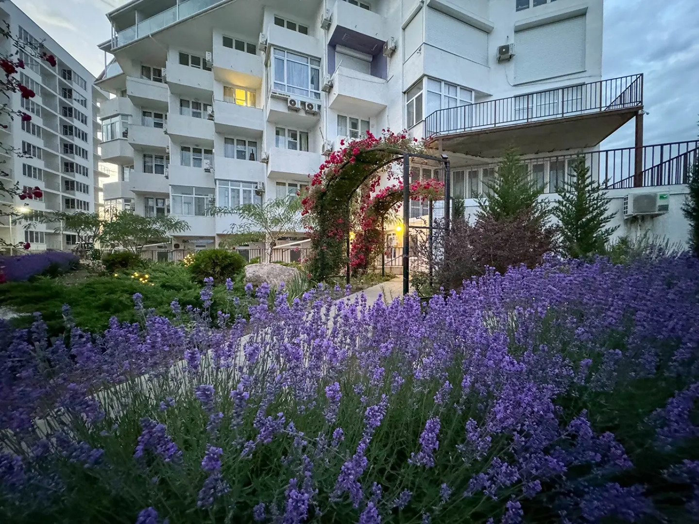 Просторные двухкомнатные апартаменты Loft-Apart