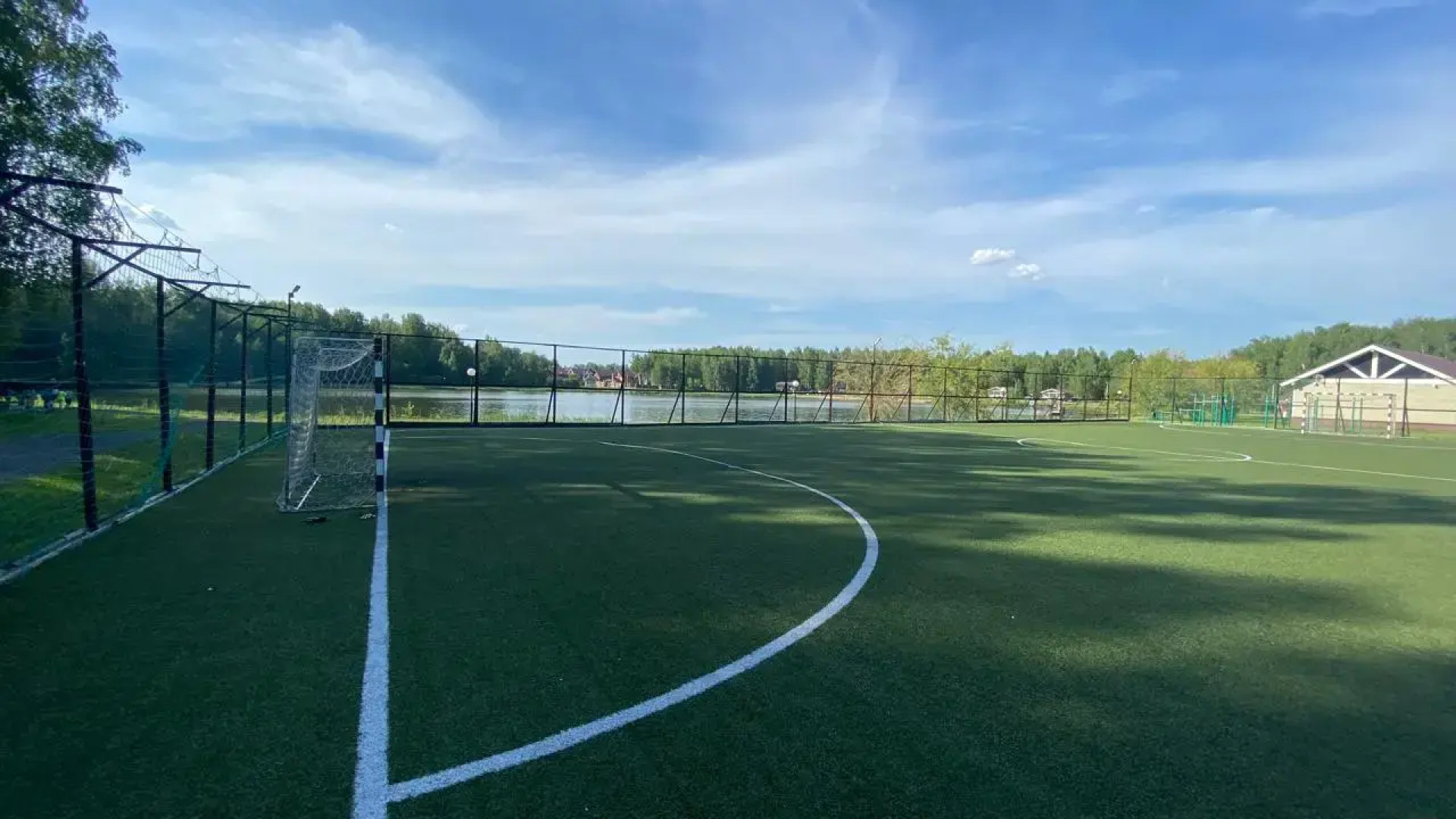 Частный дом Дом в Лесных озерах