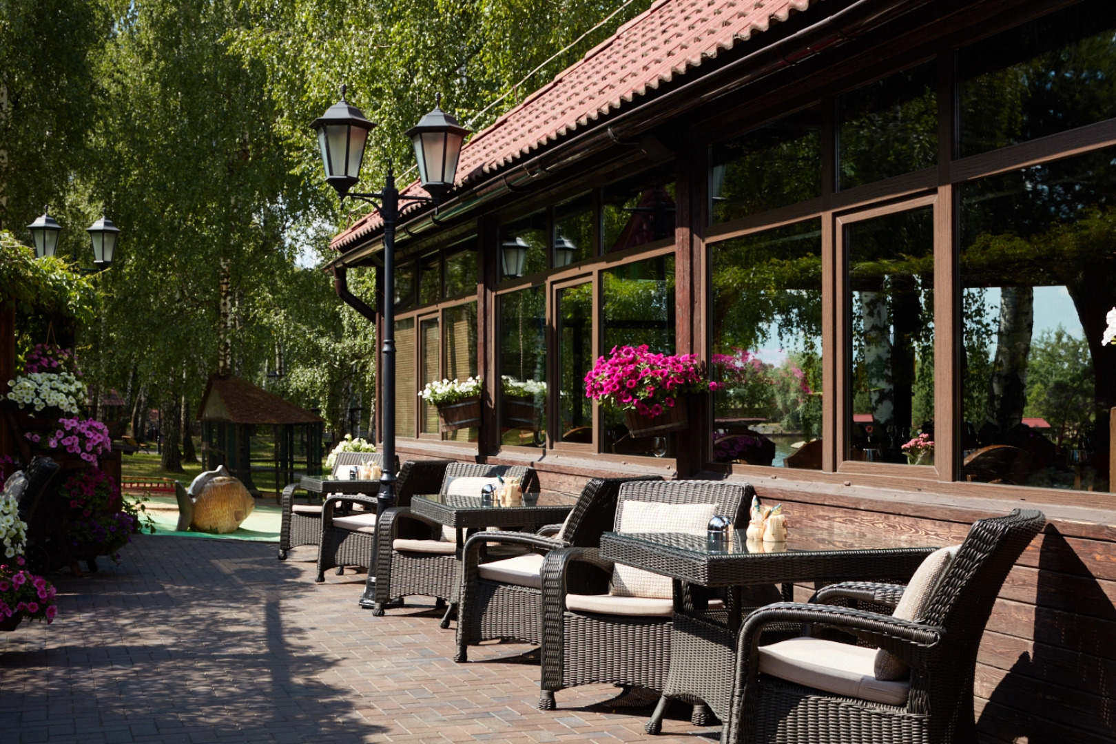 Отель Fish Point Family Resort (Золотой сазан)