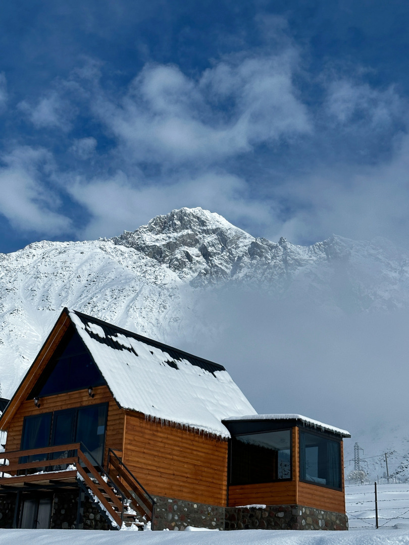 Шале Kazbegi Inn Cottages