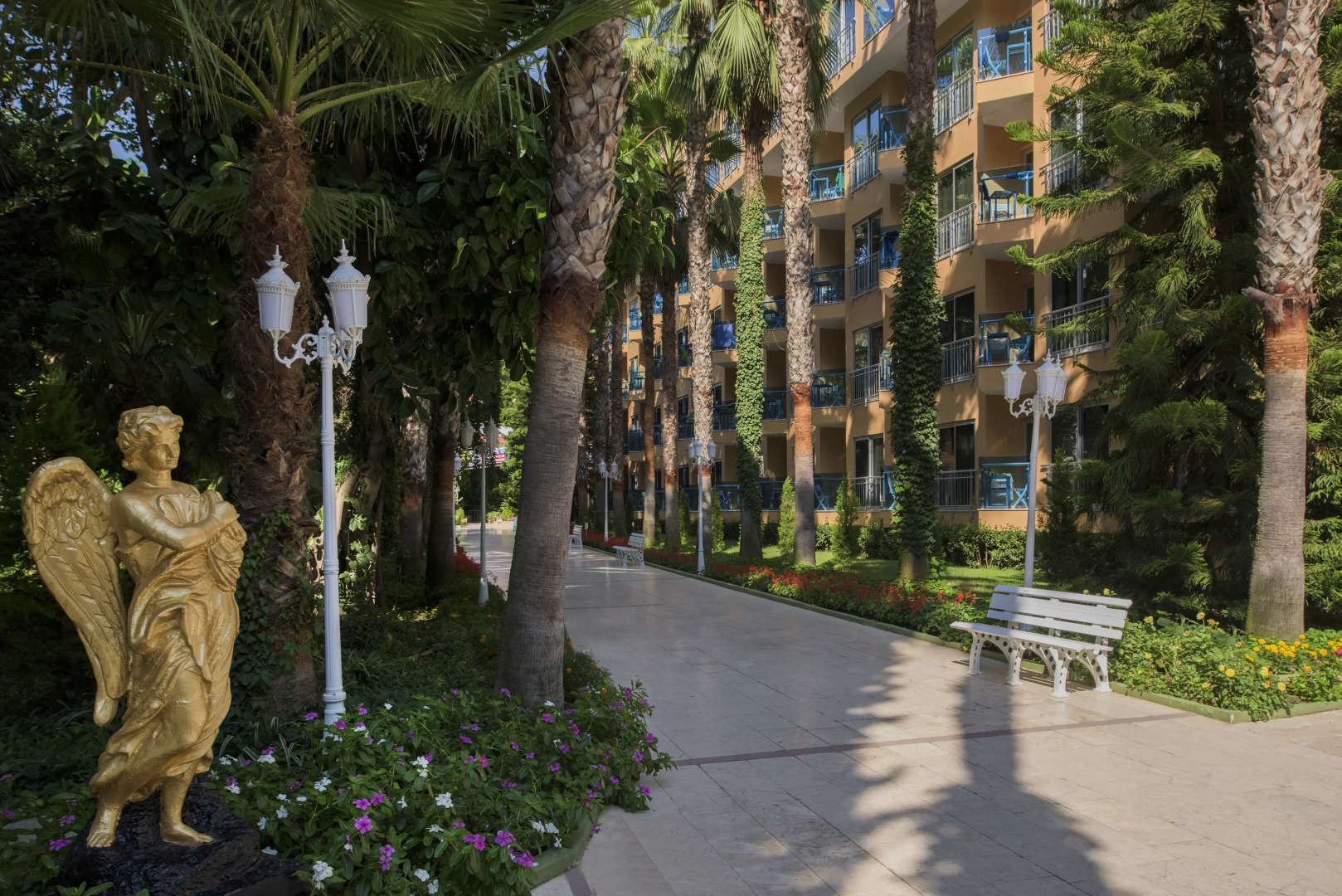 Отель Botanik Hotel & Resort