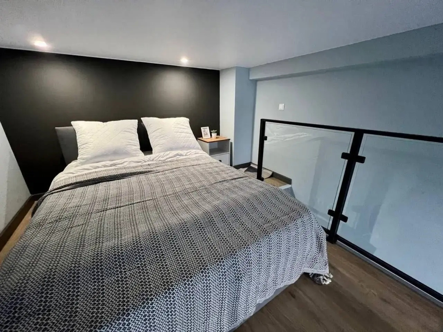 Апартаменты Двухуровневые Gray Glass в 5 минутах от метро Нагорная