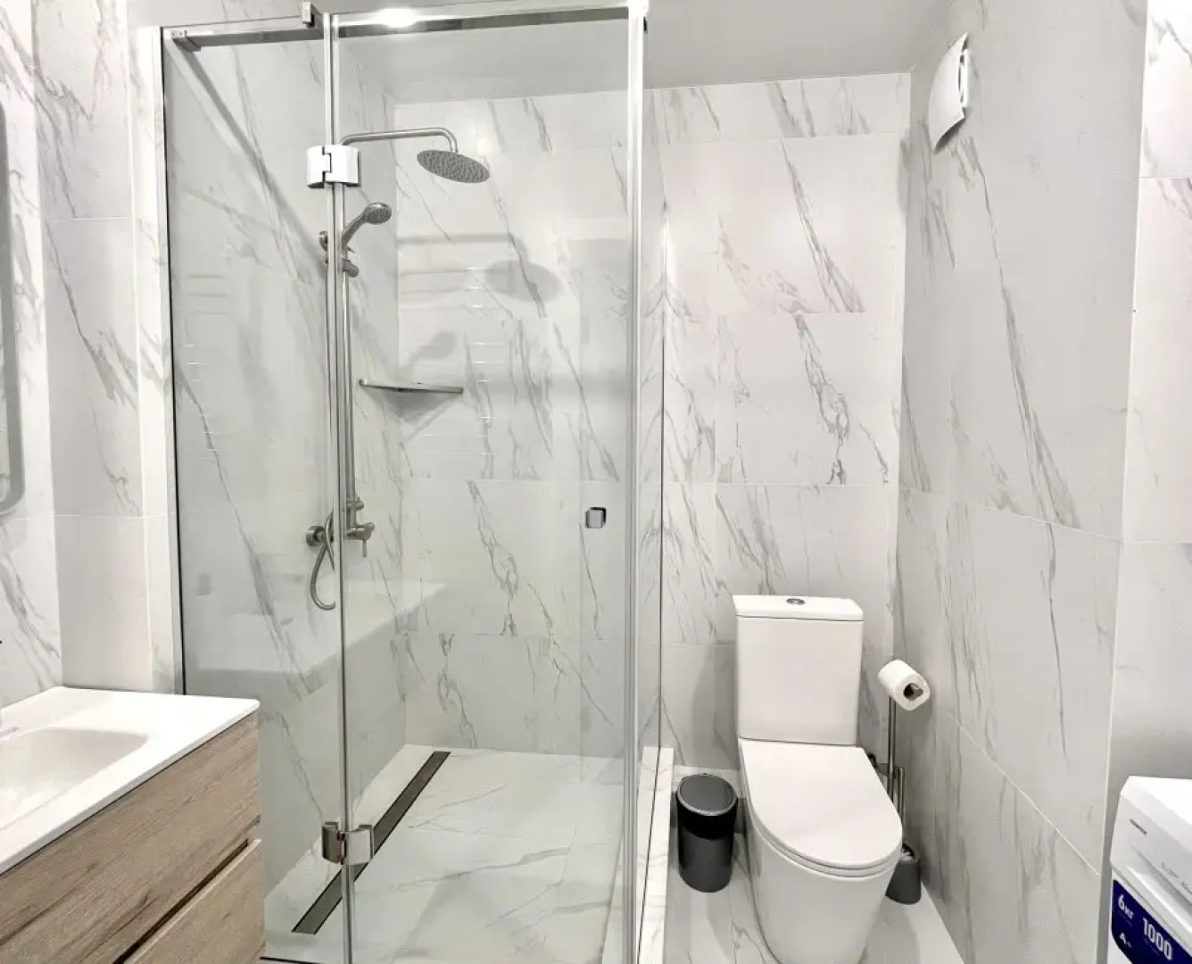 Апартаменты с бассейном у моря