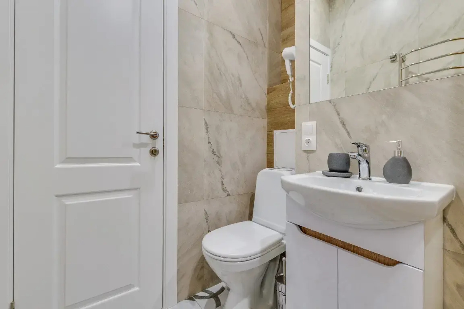 Апартаменты Студия Арт-Апарты у Экспофорума 3