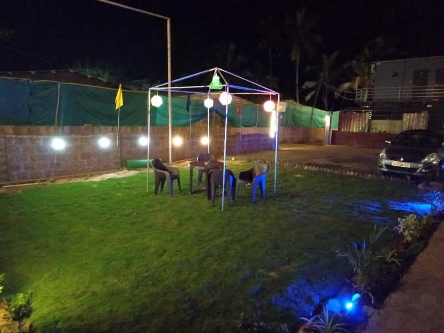 Отель Sea Shell Beach Cottages & Suite