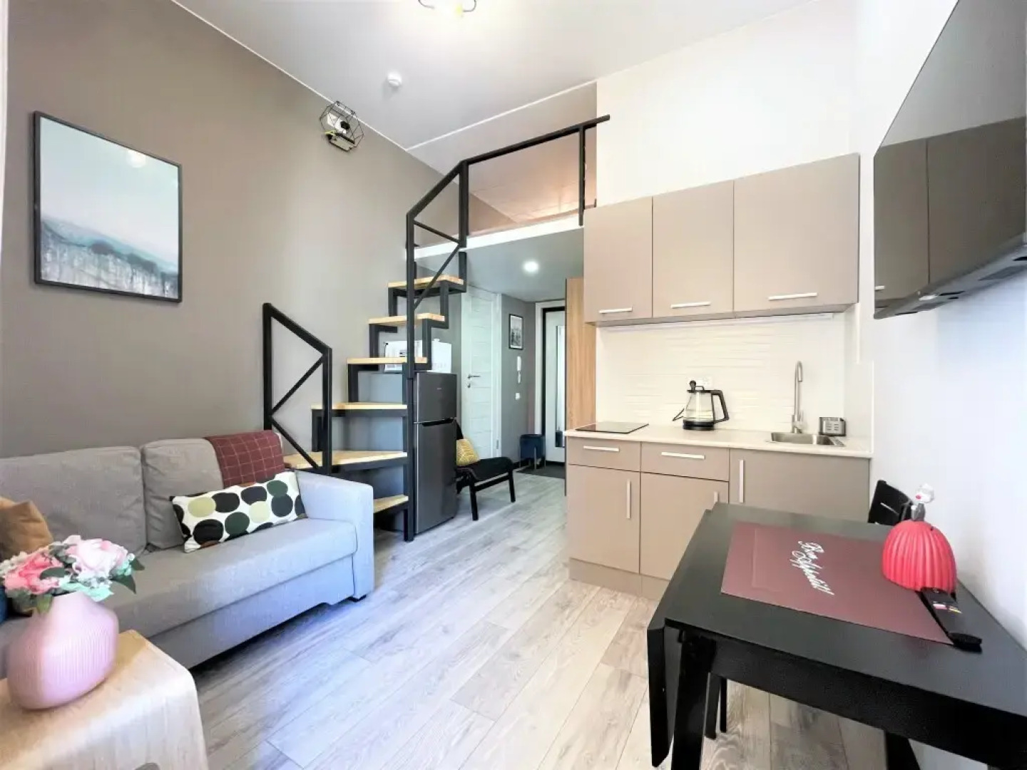 Апартаменты 1 СуткиСпб Самый Центр Владимирский 10