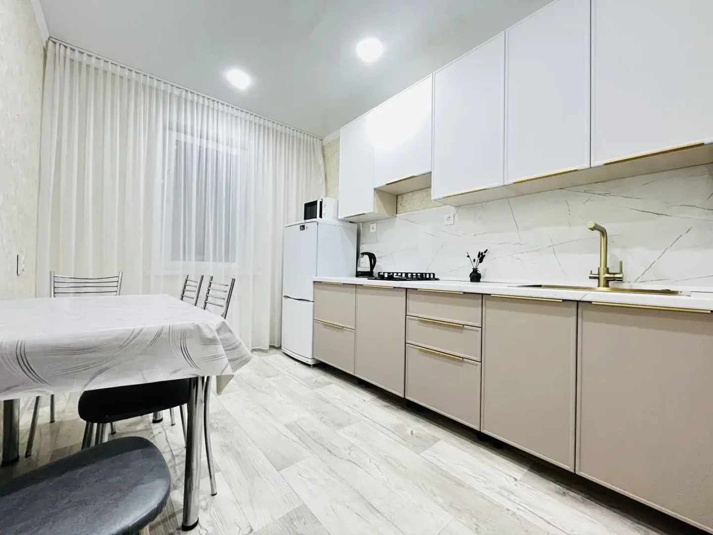 Квартира Марат Home двухкомнатная по ул. Ленина 141 Б