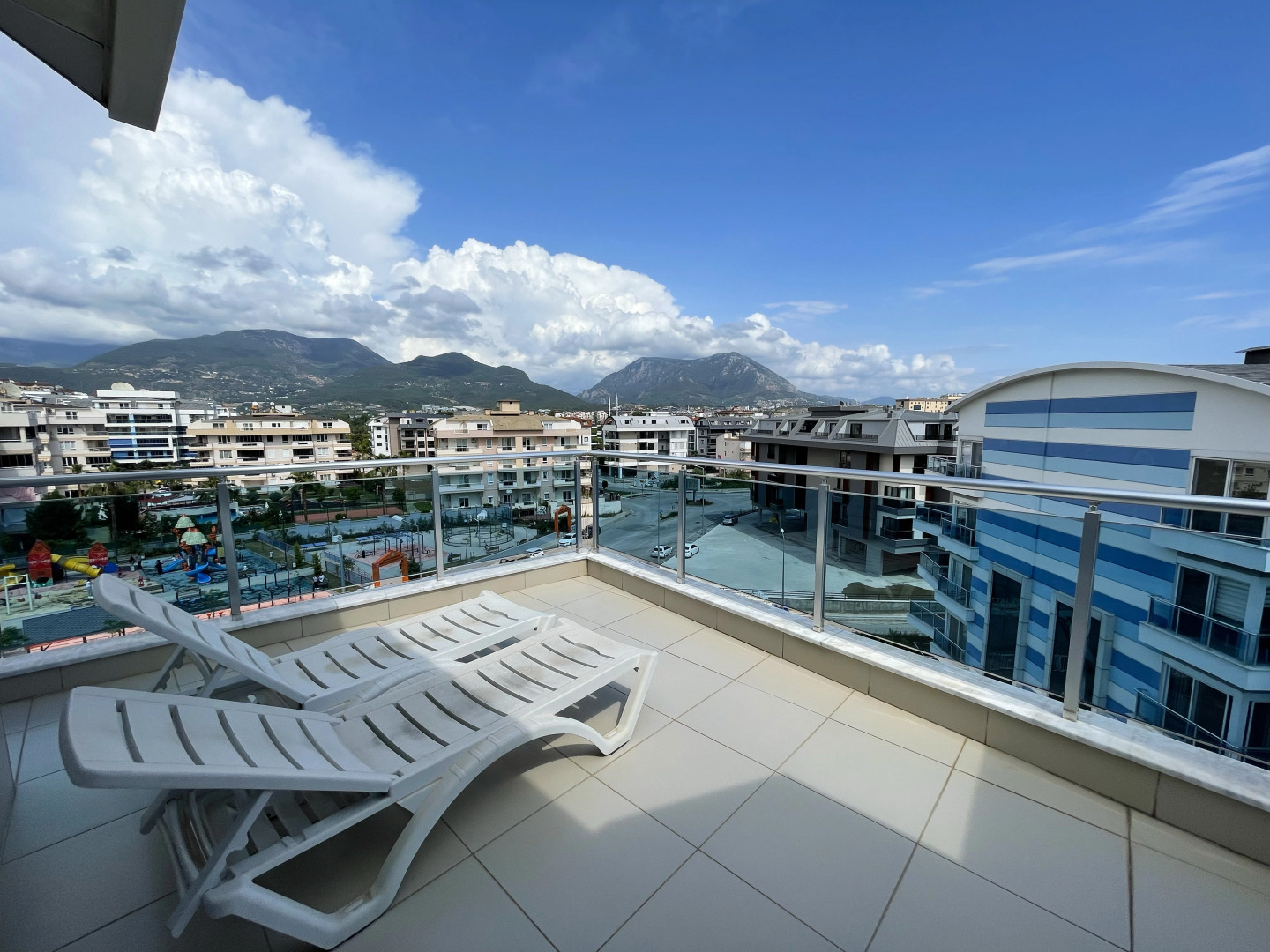 Апартаменты SA Apartments! Двухуровневая квартира с видом на горы