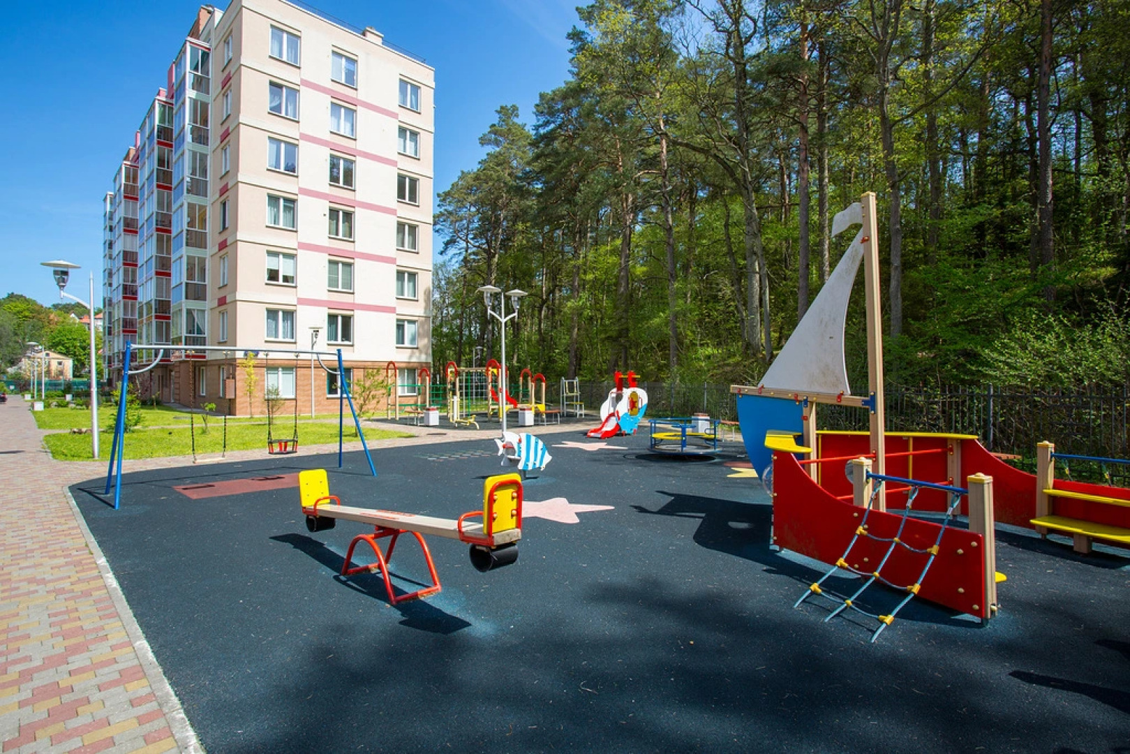 Апартаменты Аврора с видом на лес и озеро