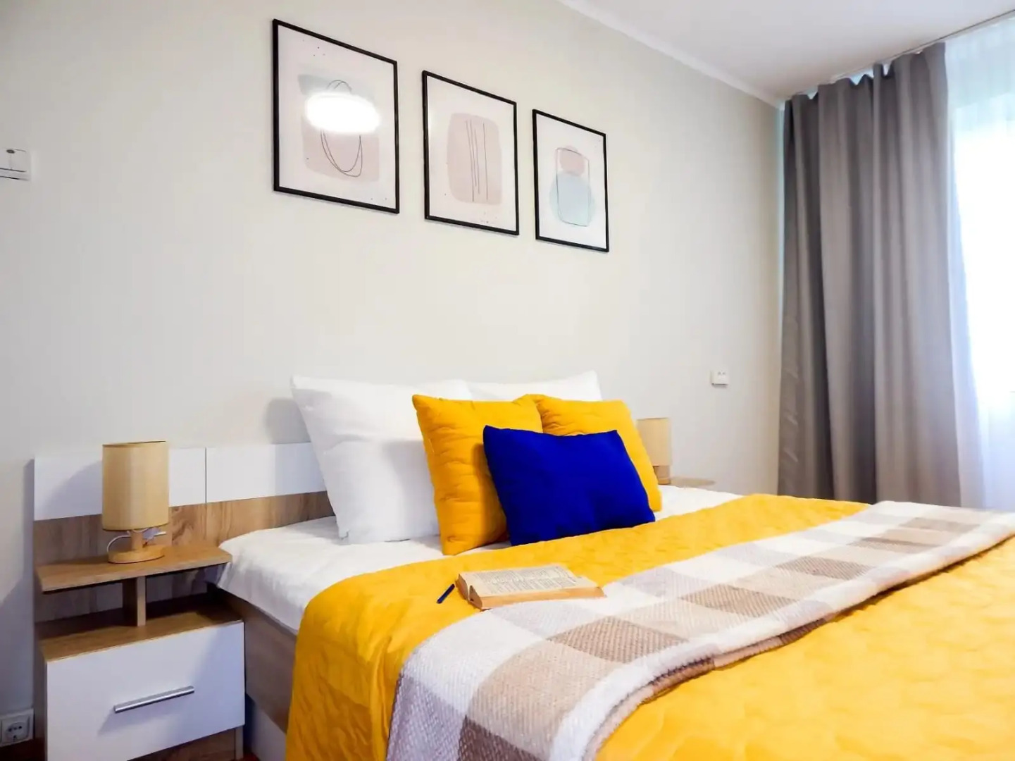 Апартаменты «Home Vita» – яркая двухкомнатная квартира с балконом