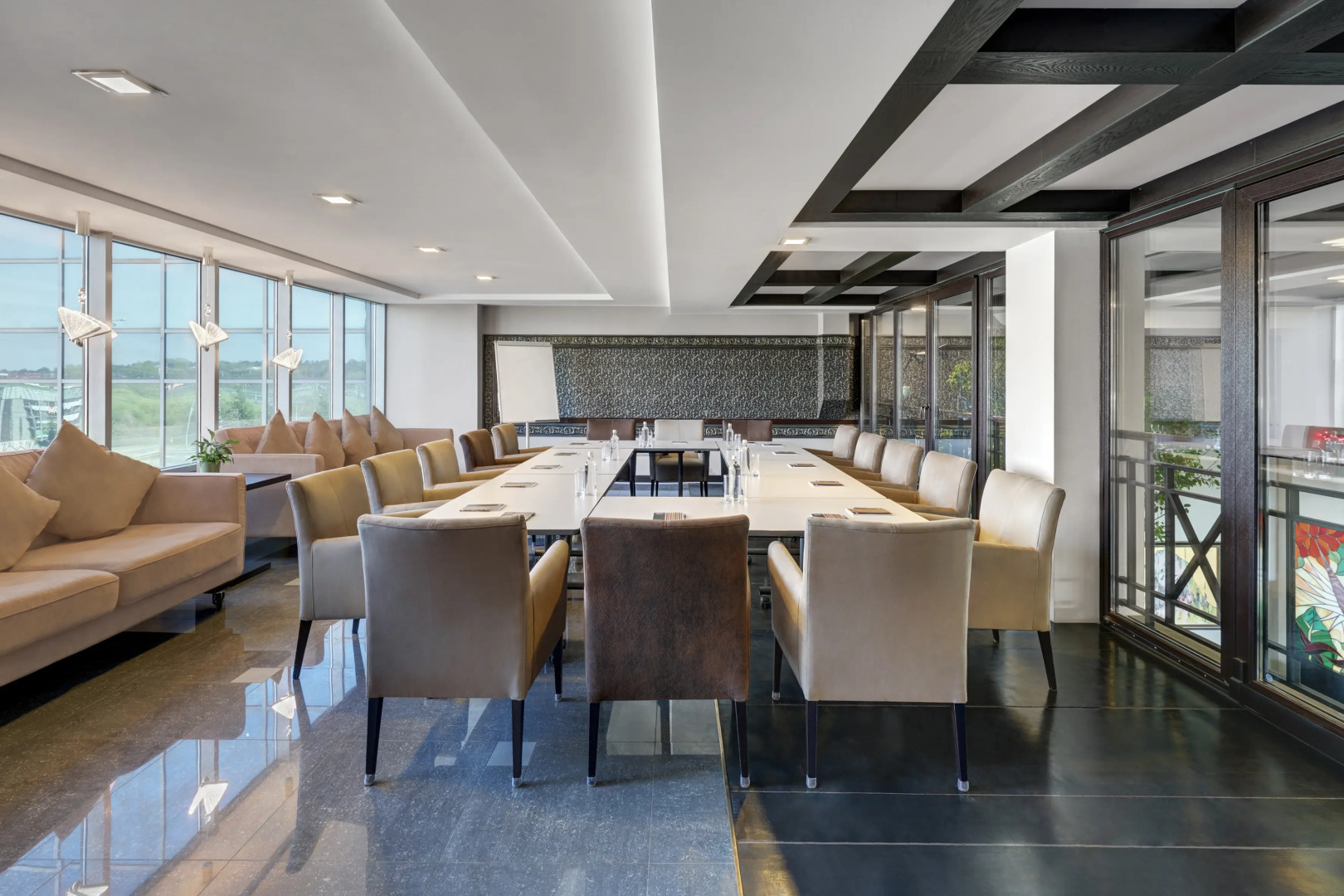 Отель Астро Плаза