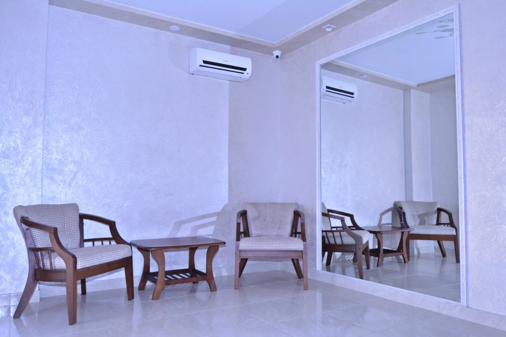 Отель Лоо де люкс