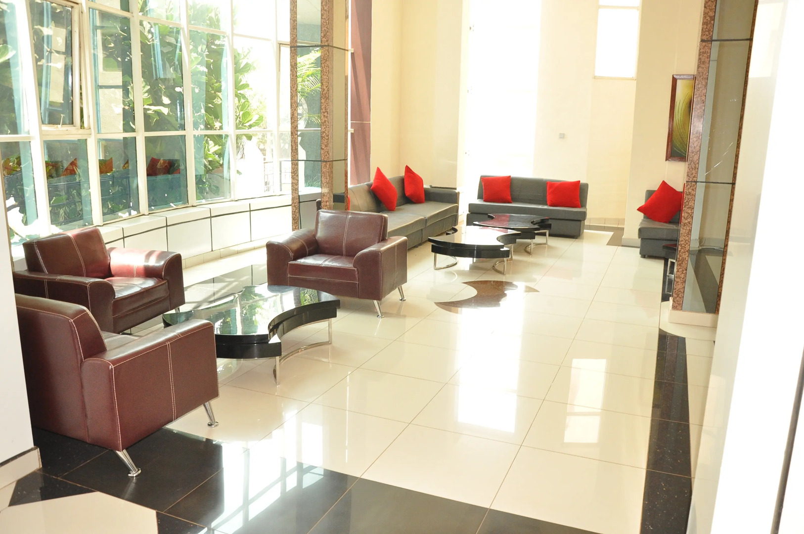 Отель The Mirror