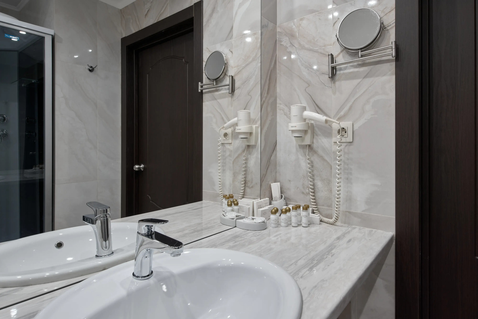 Отель Корона