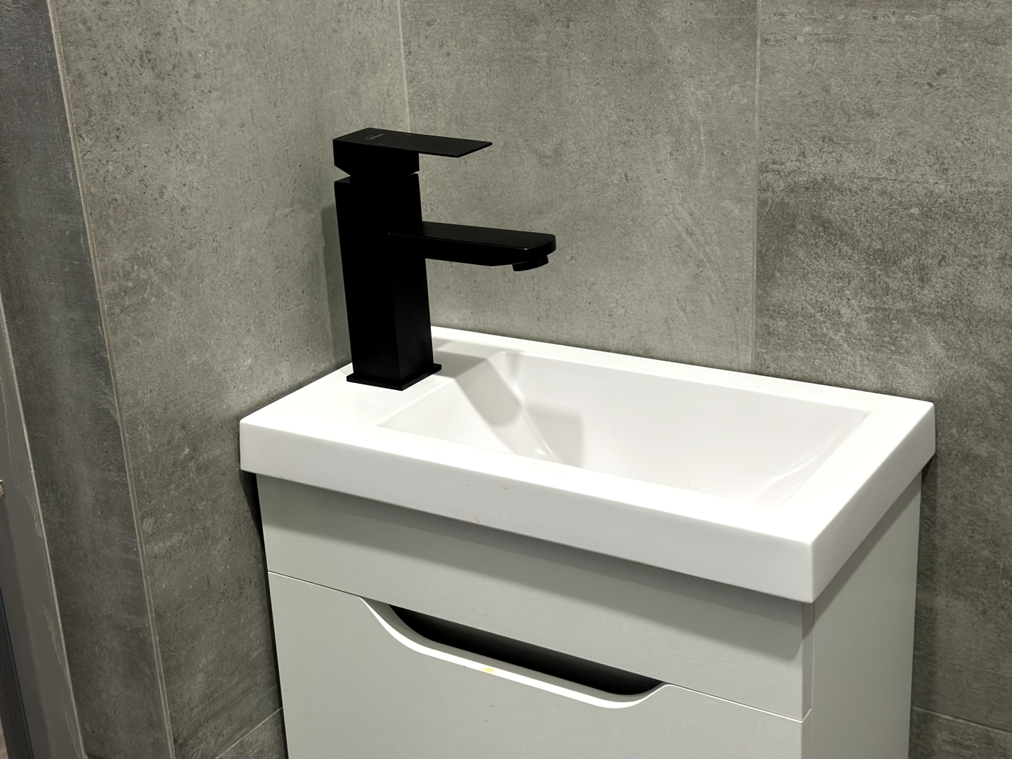 Апартаменты "Эленика" Двухкомнатая квартира в Махачкале с видом на озеро и мечеть