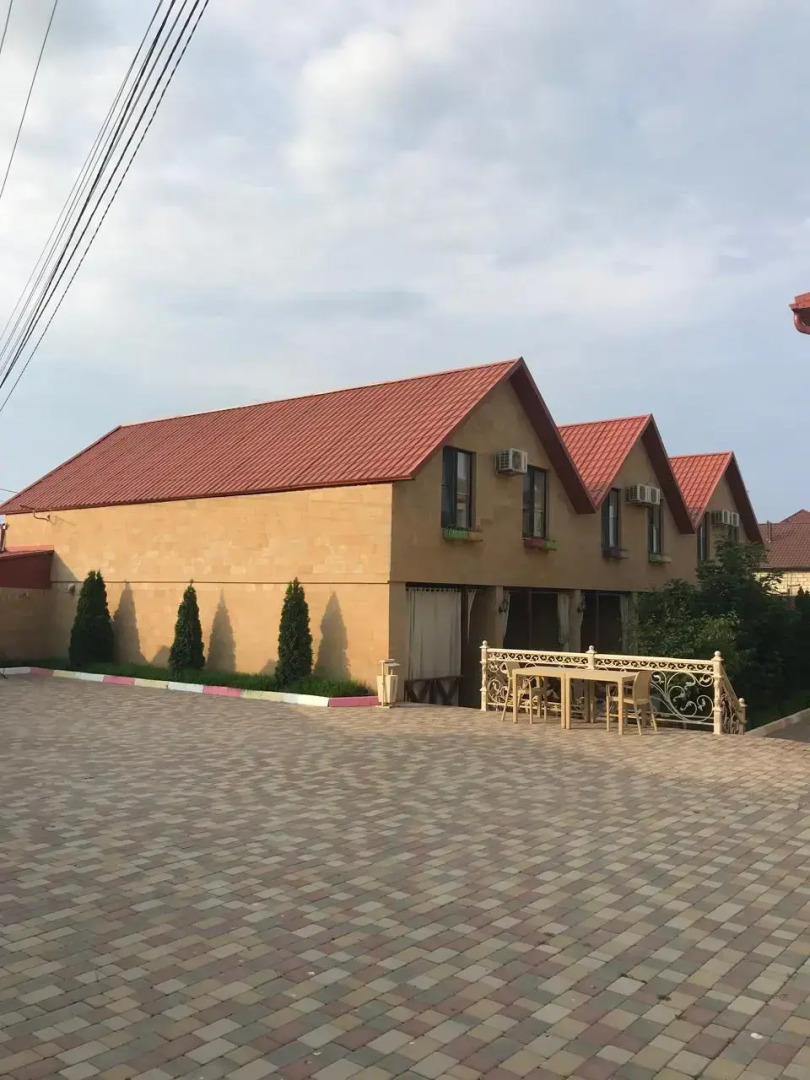 Гостиный дворик