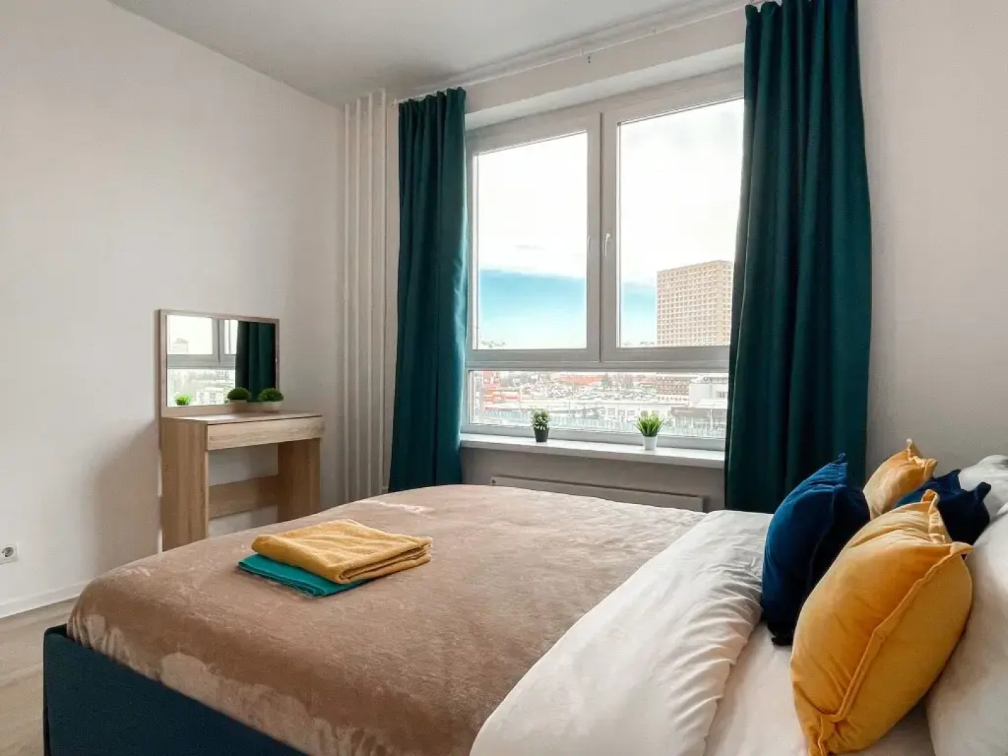 Апартаменты Sunny Days Apartment Оранж Парк 13