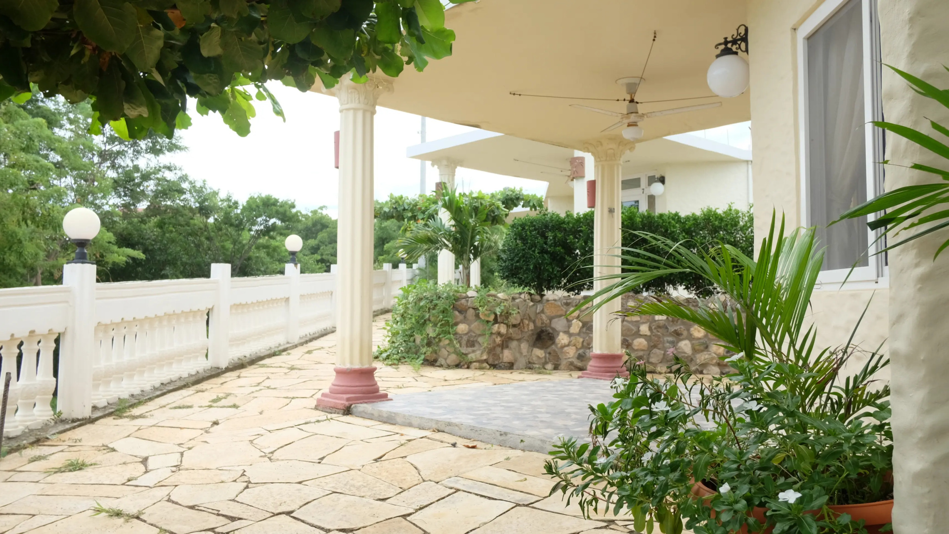 Отель Jardines del Paraiso