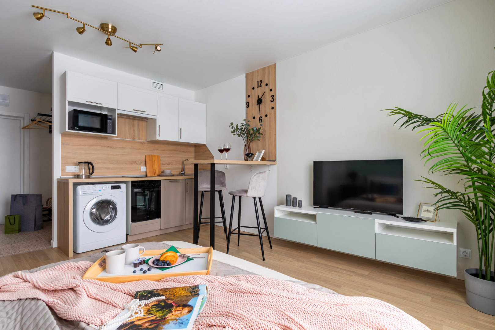 Апартаменты ELIZA HOME Дыбенко